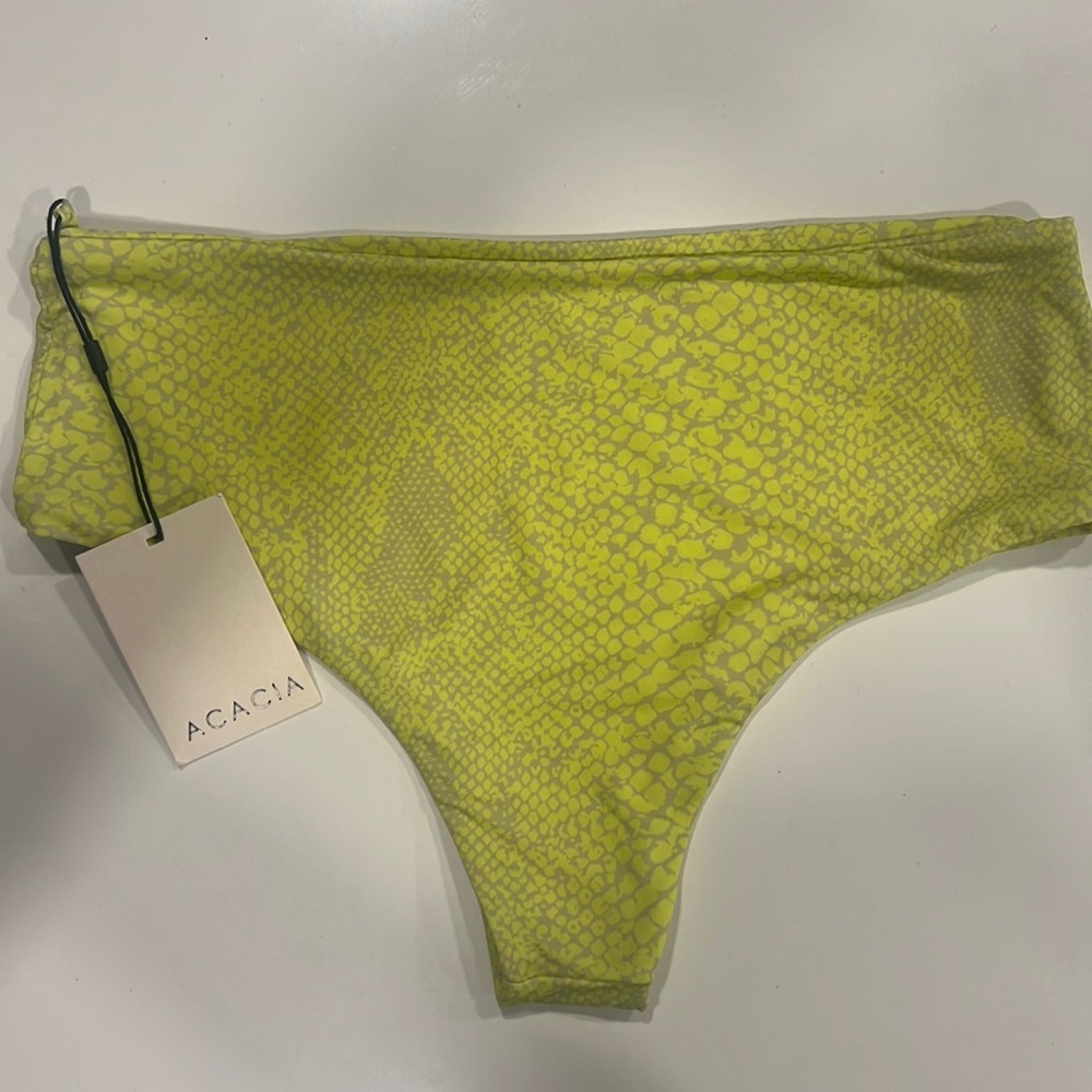 Acacia Duke bottom